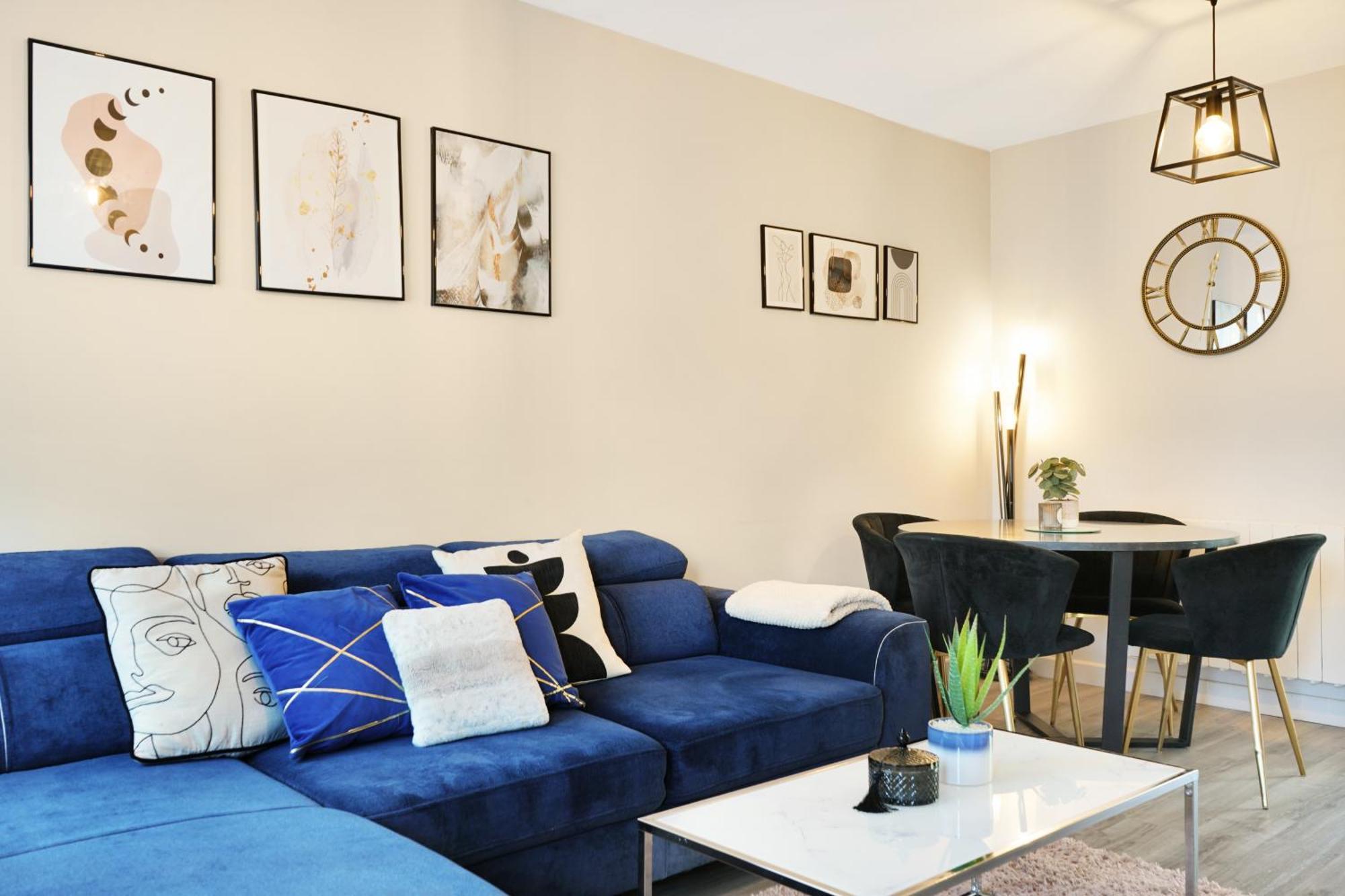 Cosy Corner In Aylesbury Near Stoke Mandeville Hospital & Town Centre With Private Parking Eksteriør bilde