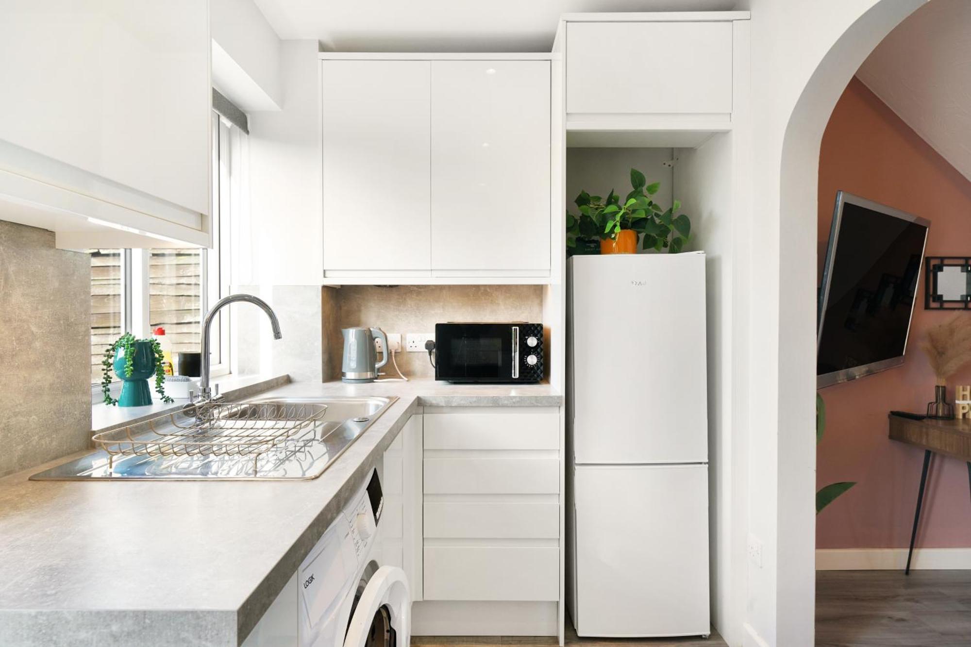 Cosy Corner In Aylesbury Near Stoke Mandeville Hospital & Town Centre With Private Parking Eksteriør bilde
