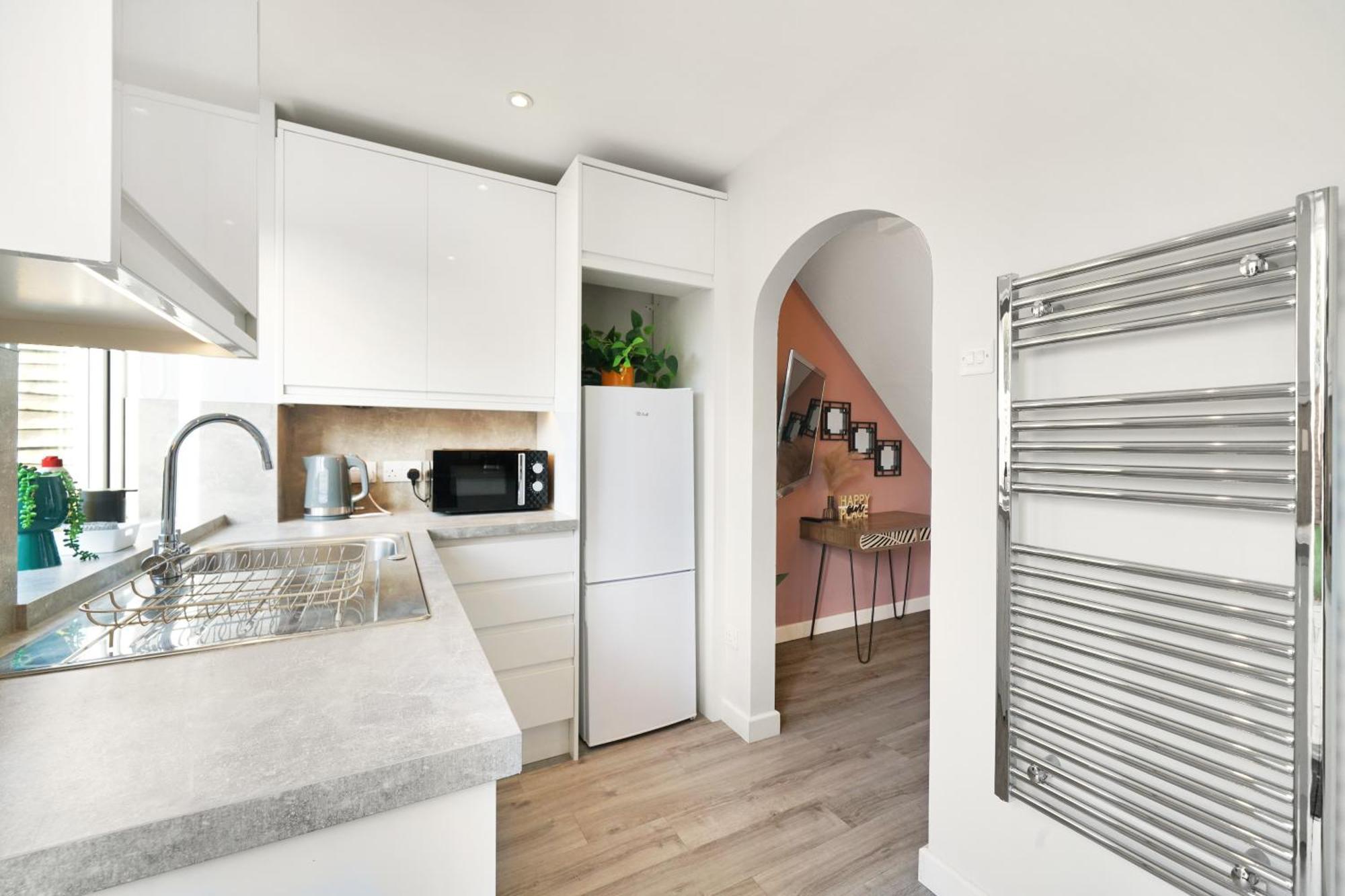 Cosy Corner In Aylesbury Near Stoke Mandeville Hospital & Town Centre With Private Parking Eksteriør bilde
