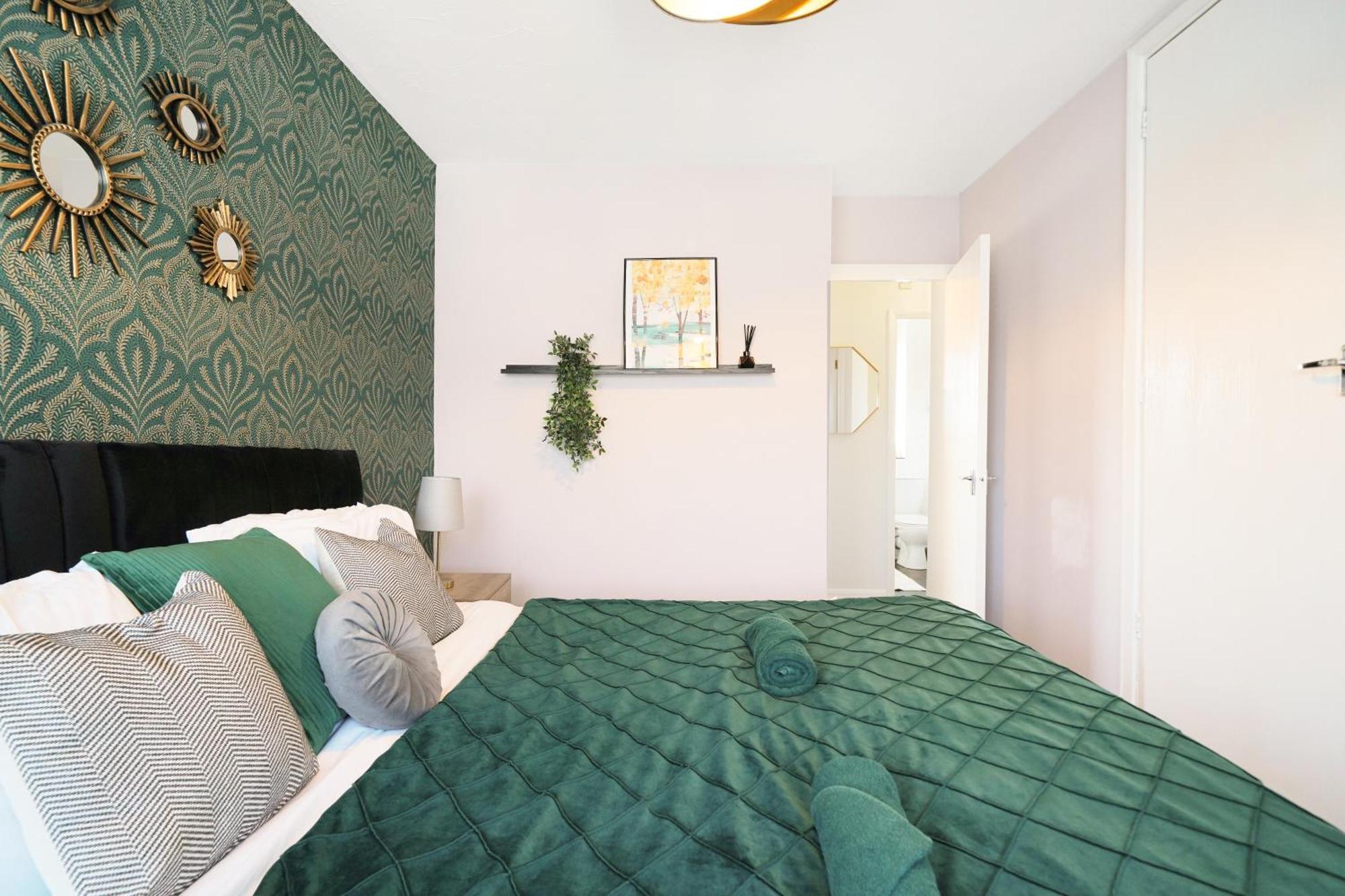 Cosy Corner In Aylesbury Near Stoke Mandeville Hospital & Town Centre With Private Parking Eksteriør bilde