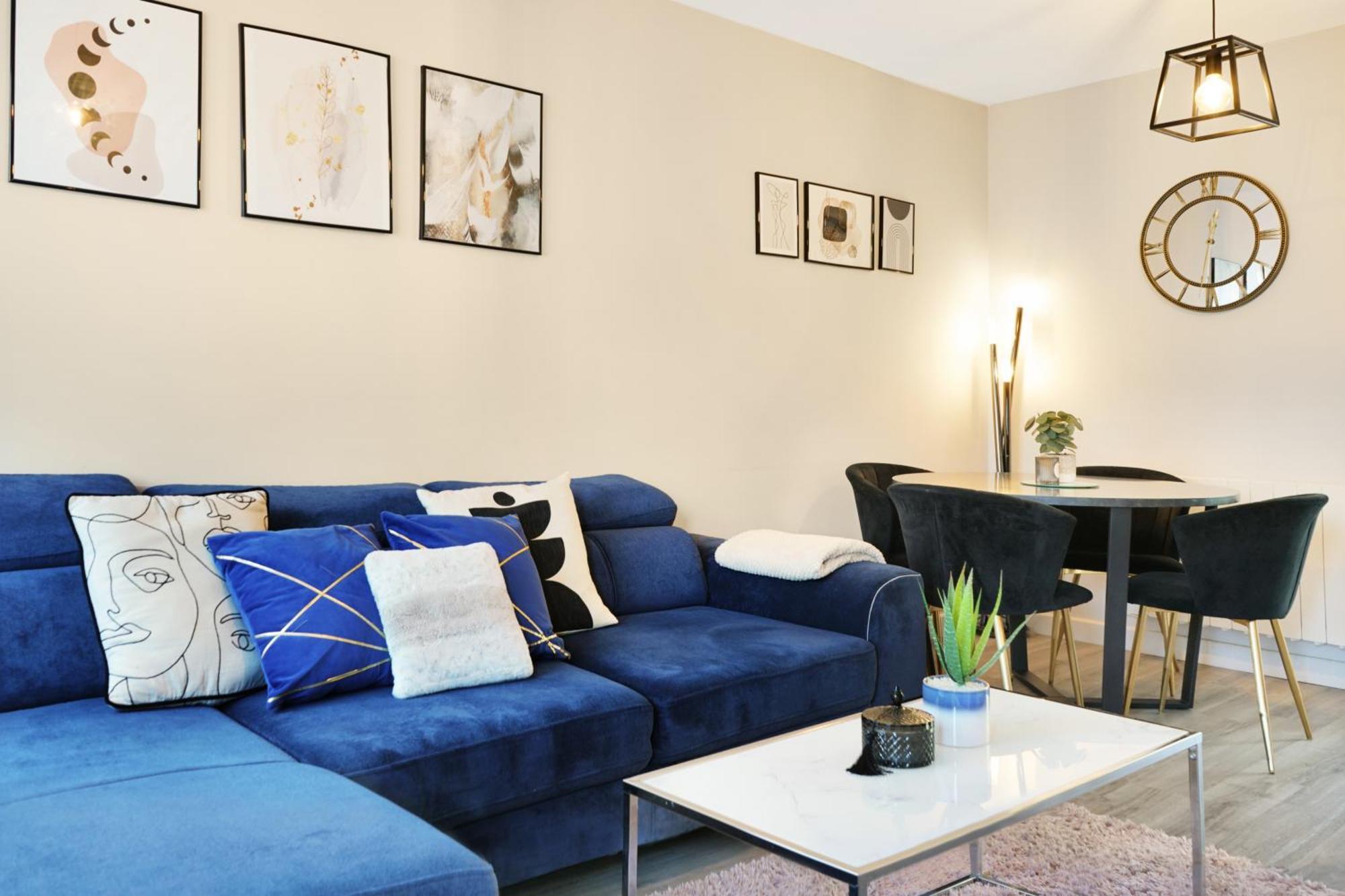 Cosy Corner In Aylesbury Near Stoke Mandeville Hospital & Town Centre With Private Parking Eksteriør bilde